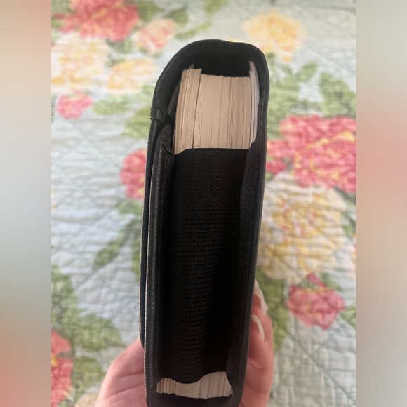 Owner’s Manual for a 2017 GMC SIERRA DENALI - Picture 9 of 9